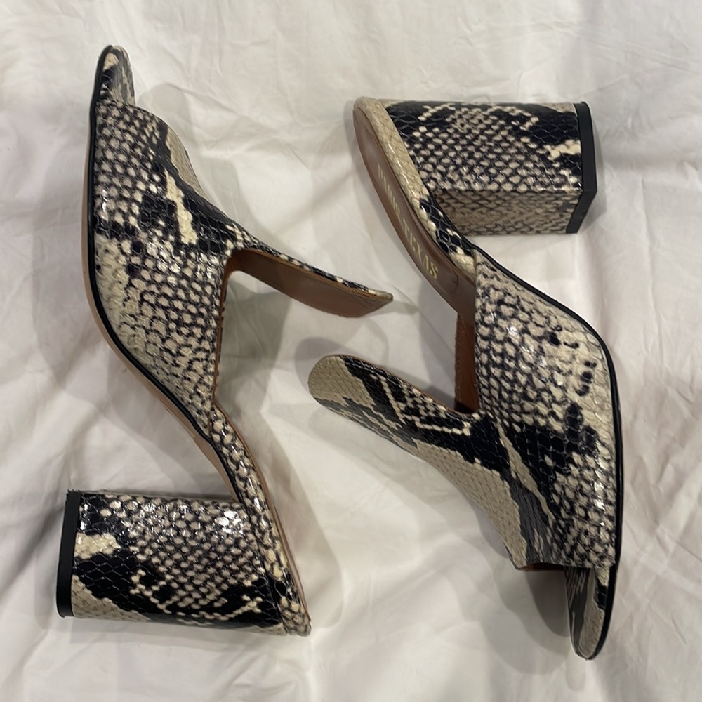 PARIS TEXAS perfect condition lizard skin sandals. Size 36. 3 1/2 inch heel